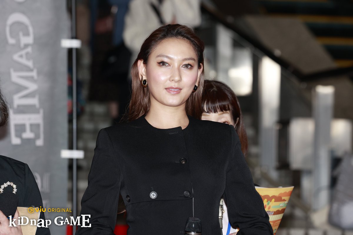 Viu_TH's tweet photo. น้องวิวมีภาพสุดประทับใจจากงาน Premiere Event "kiDnap Game" ที่ญี่ปุ่นเมื่อวันที่ 2 ต.ค. ที่ผ่านมา มาฝากจ้า 

📍ใครที่รอดูความสนุกและความตื่นเต้นนี้ เตรียมตัวนับถอยหลังกันได้เลย! เพราะซีรีส์ kiDnap Game พร้อมลงจอฉายตอนแรกแล้ว ในวันที่ 6 ตุลาคมนี้ เวลา 20.00 น. ที่ #Viu 🔥

#kiDnapGAME #KentaroSakaguchi #LeeJoonGi #Narupreaw #Viuอ่านว่าวิว #ViuดูฟรีบนTV