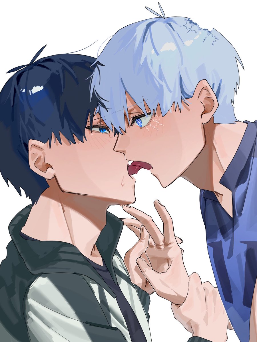 watakusiAR5628's tweet photo. いさいさ　キス https://t.co/GguB9gjJ97