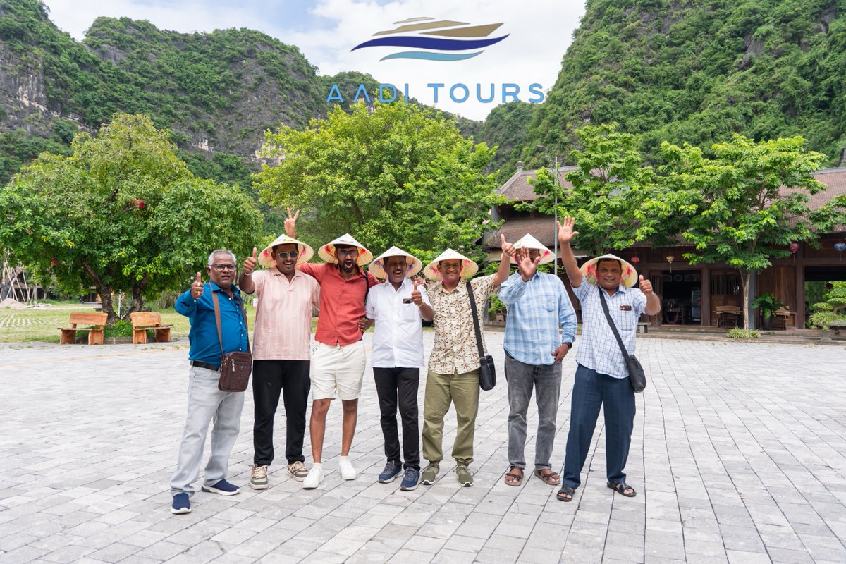 Lindonataci's tweet photo. Explore Tràng An with serene boat rides, stunning landscapes, and unforgettable moments. Let Aaditours make your Vietnam journey a story worth reliving. https://t.co/fdIzMgZW8S