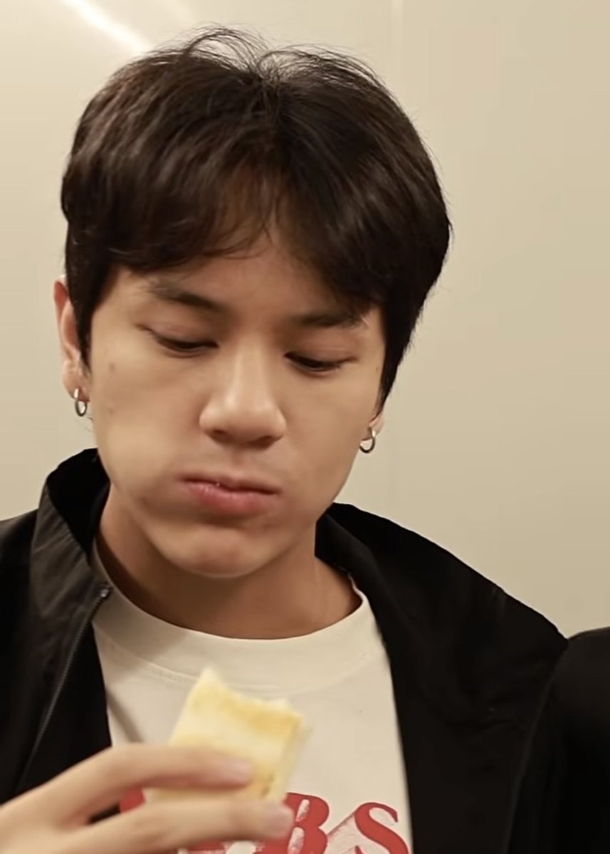 sabrixxvans's tweet photo. my favorite foodie 🥰 https://t.co/c4o3NZTw1u
