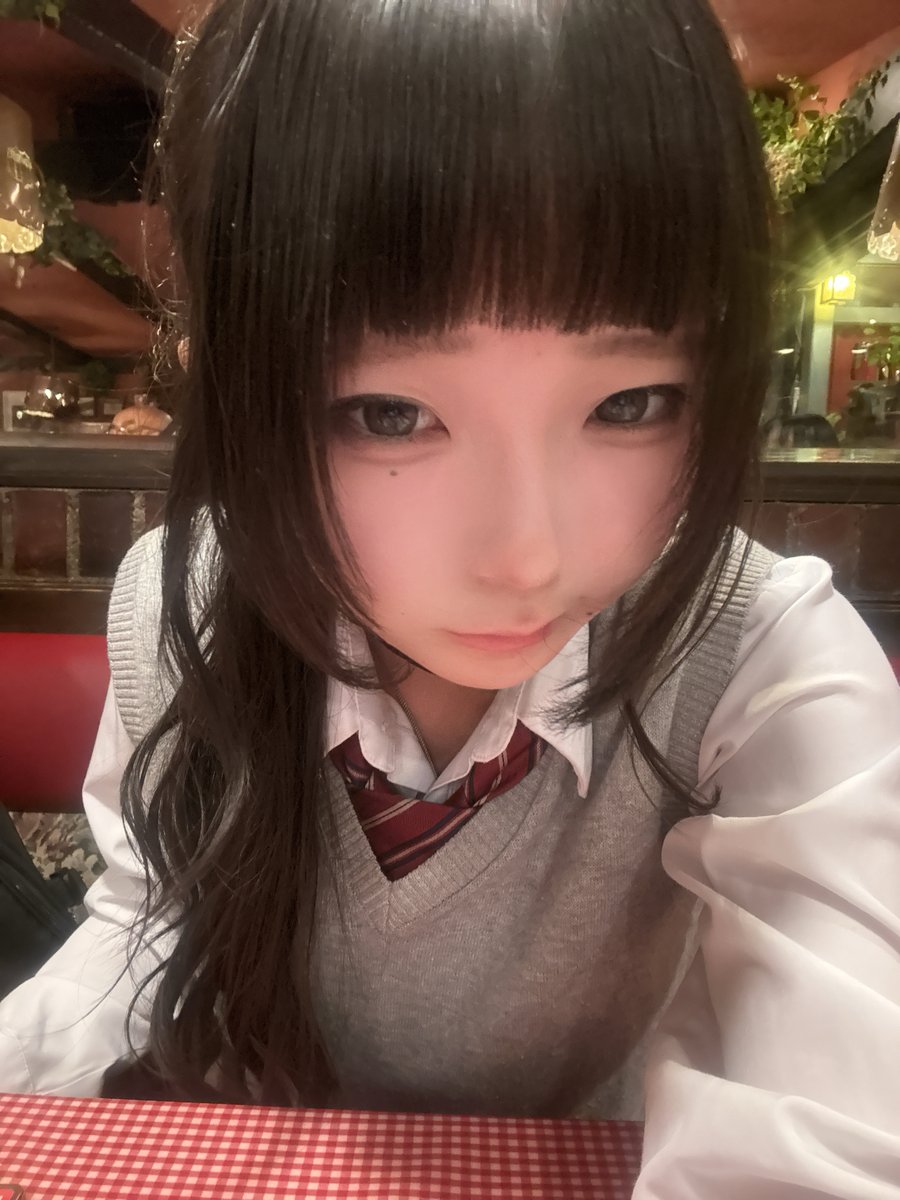 157cm___v's tweet photo. そしてがたがたのオン眉も発掘 https://t.co/P7oVRbrJoD