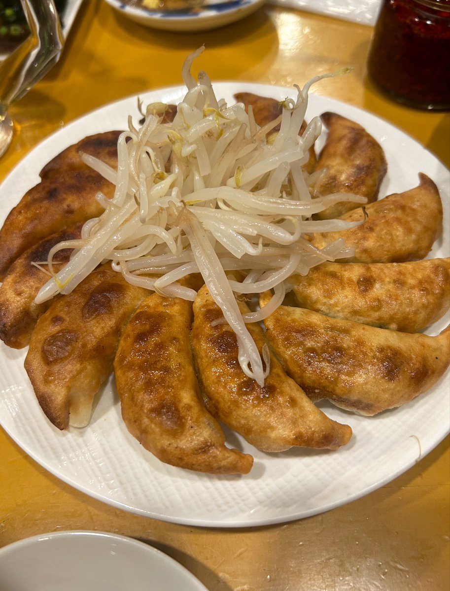 Paris35986167's tweet photo. 先日の賑やかな飲み会🍢🍻🥟

https://t.co/Y8L7D6jX3x https://t.co/wL4P2BRVH7