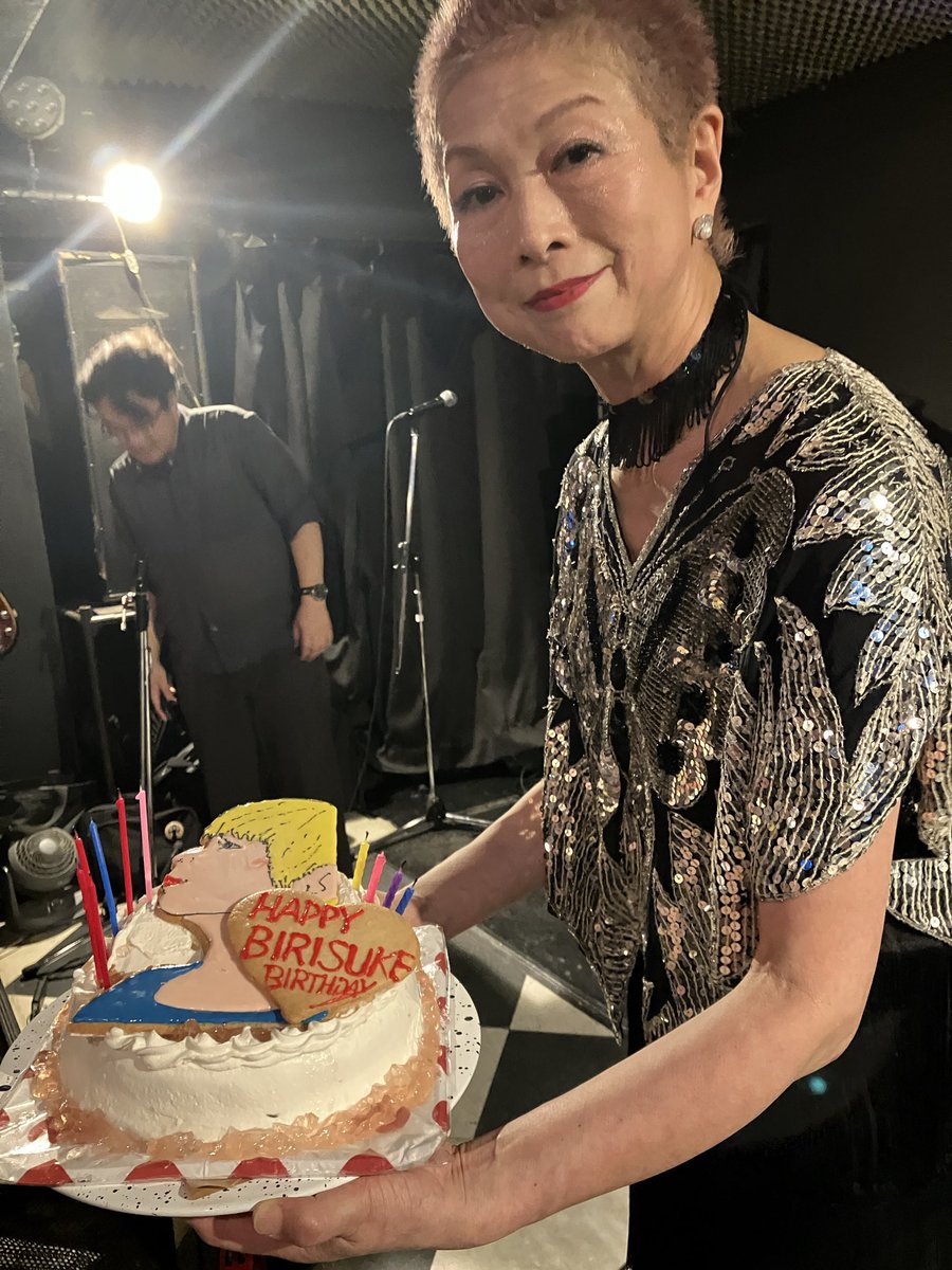 nininbayashi's tweet photo. 遅ればせながら、先日のびりすけさんのお誕生日ライブ、とても楽しかったです。二人囃子として参加出来たこと、本当に嬉しかった。大好きなびりすけさんが、これからも楽しく過ごせます様に。改めて、お誕生日おめでとうございます。 https://t.co/ELTWiY44nb