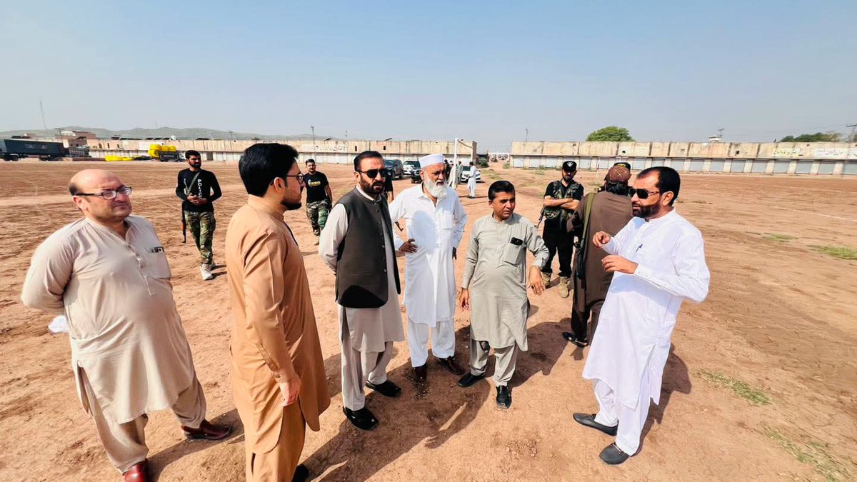Regnart007's tweet photo. سہیل آفریدی کا قافلہ آج رات ضلع کوہاٹ کے تحصیل لاچی میں مین انڈس وے کے قریب فٹبال گراونڈ میں پڑاو ڈال کر رات گزارے گا۔ سہیل آفریدی کا قافلہ کرک سے بالا مقام پر رات 08 بجے پہنچے گا، https://t.co/OYbgdKttKF