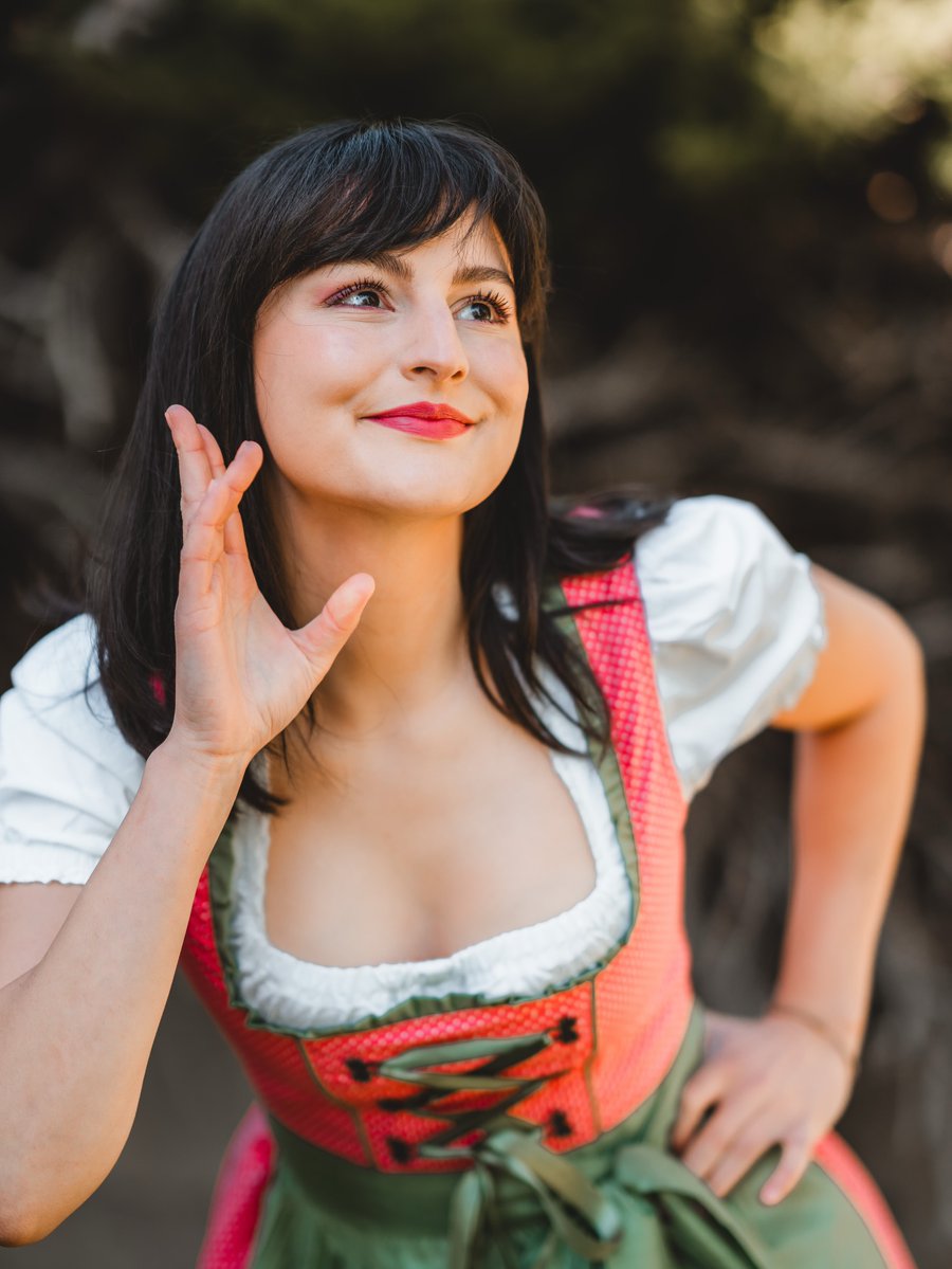 sadecesen123's tweet photo. 27 and collecting traditional costumes, hoping one day one finally feels like home. This is my favorite so far. Thanks @baufi_caro for it and @herzlich_skin_care for the makeup. https://t.co/jg6gm8wduD