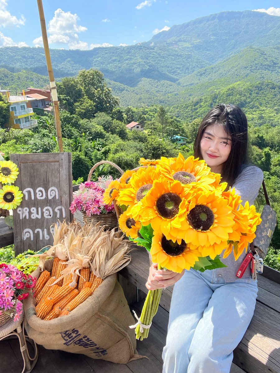 P_Pxxyx_'s tweet photo. 🌻🌞 https://t.co/oSNFh5vPXP