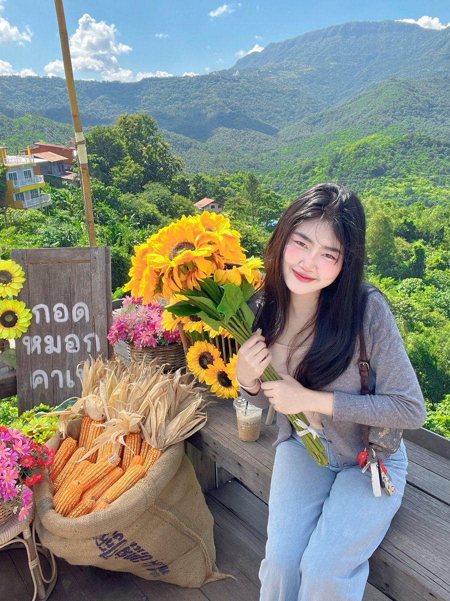 P_Pxxyx_'s tweet photo. 🌻🌞 https://t.co/oSNFh5vPXP