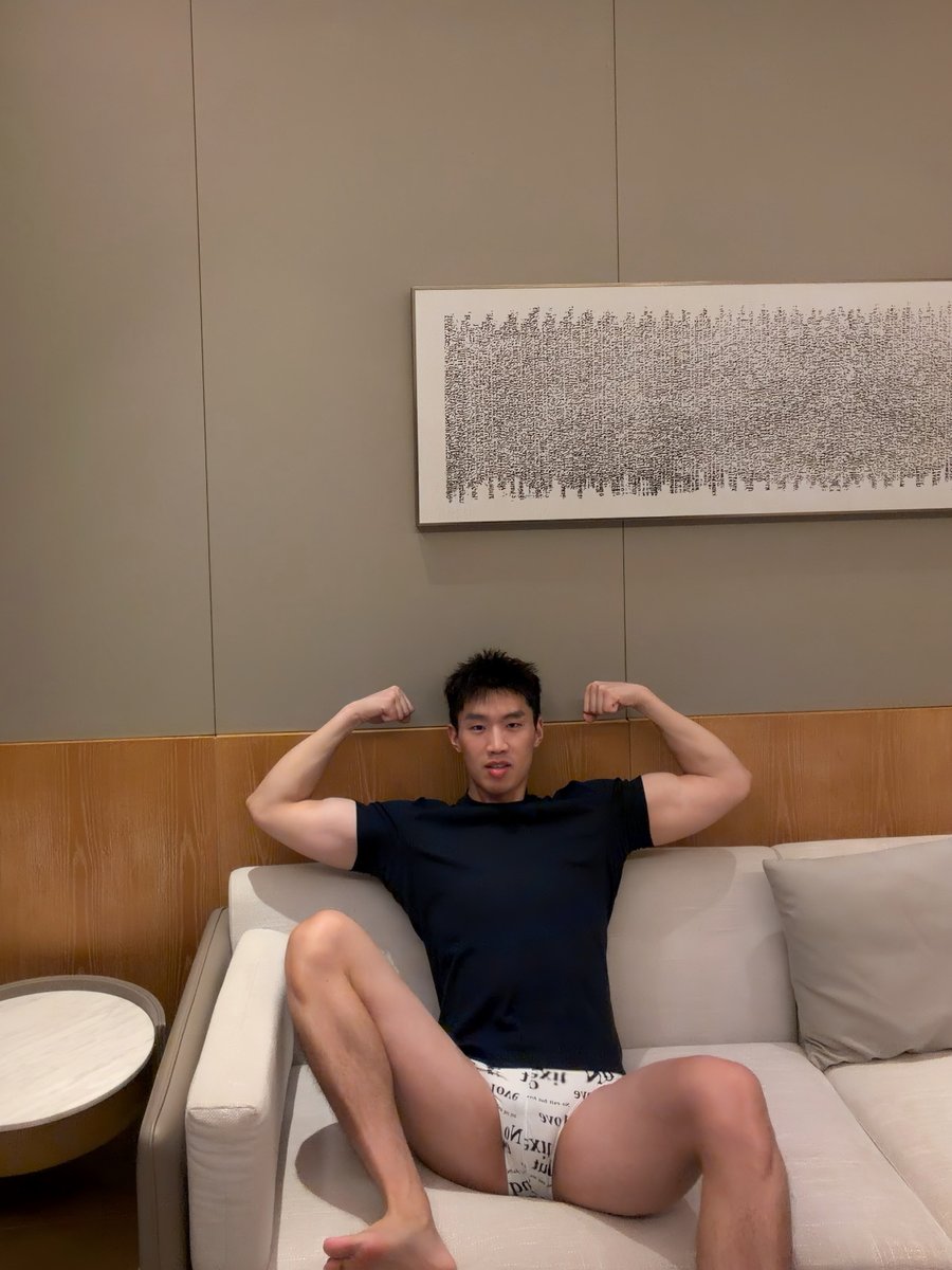 StrawberrySS98's tweet photo. 【更新】这条不找拍照📸出片搭子哈！（只是单纯的想发一点点的sao ……haha ）拍完后自己看了都好想把人头埋进来让他猛吸🙊🙊（羞耻🥵…）&amp;搭子还会继续找哈😁我想找的是一起在户外自然裸体以拍照出片为目的，不是去找个地方暴露、遛狗、当M一类的哈！thank U😘 https://t.co/gmWJtyIx8p
