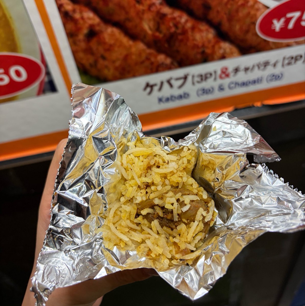 rim_0411's tweet photo. 私「おー！おいしそー！」

👨‍🦰「今、コレイッパイデキタヨ❗️ビーフ…キライ⁉️」←鬼の誘導すぎる

私「wwwwwビーフも好きよww🤣ビーフでOK❗️笑」

👨‍🦰「🙂‍↕️❗️オイシヨ❤️」

半強制的にビーフになって草
そんで待ってたら「タベテ❗️アナタ1番ヨ❗️ワタシ、タベテナイ❗️」って試食くれた笑笑 https://t.co/U964YbW1wg
