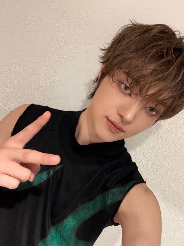 nimnimee's tweet photo. 립 이정도인 거 안과하고 딱 좋은 것 같은데?🤭🤭🤭✨✨✨✨✨ https://t.co/jPv9sBFaEB