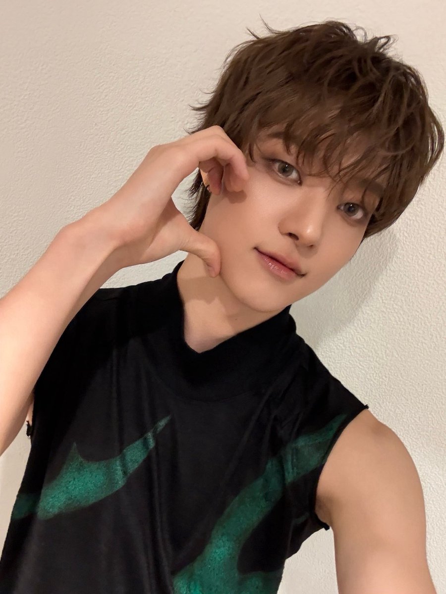 nimnimee's tweet photo. 립 이정도인 거 안과하고 딱 좋은 것 같은데?🤭🤭🤭✨✨✨✨✨ https://t.co/jPv9sBFaEB