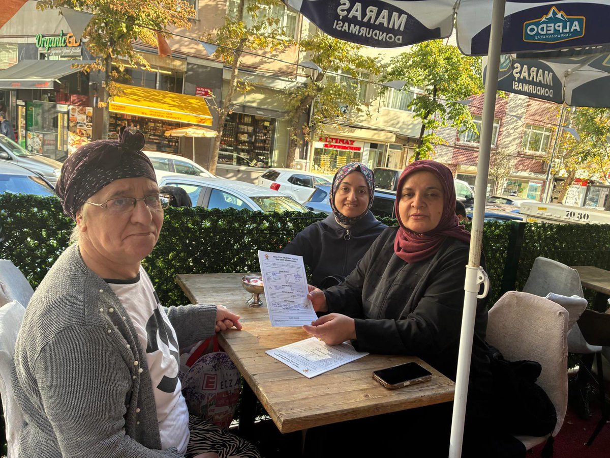 AKKadinSisli's tweet photo. Teşkilatımızla birlikte gerçekleştirdiğimiz ziyaretlerde hemşehrilerimizle bir araya geliyor, yeni üyelerimizi teşkilat ailemize kazandırıyoruz.

Birlik ve beraberlik içinde çalışmalarımıza devam ediyoruz. https://t.co/BUDfiloIik