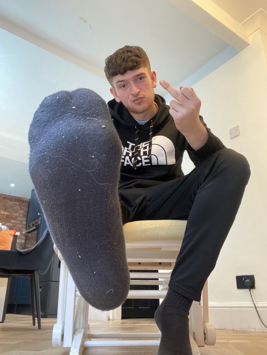 dylanpayne01's tweet photo. Happy Monday pigs, The view from the top gets better when you know exactly who put you there.
#cashmaster #findom #paypig #cashpig https://t.co/swK3i87DMt