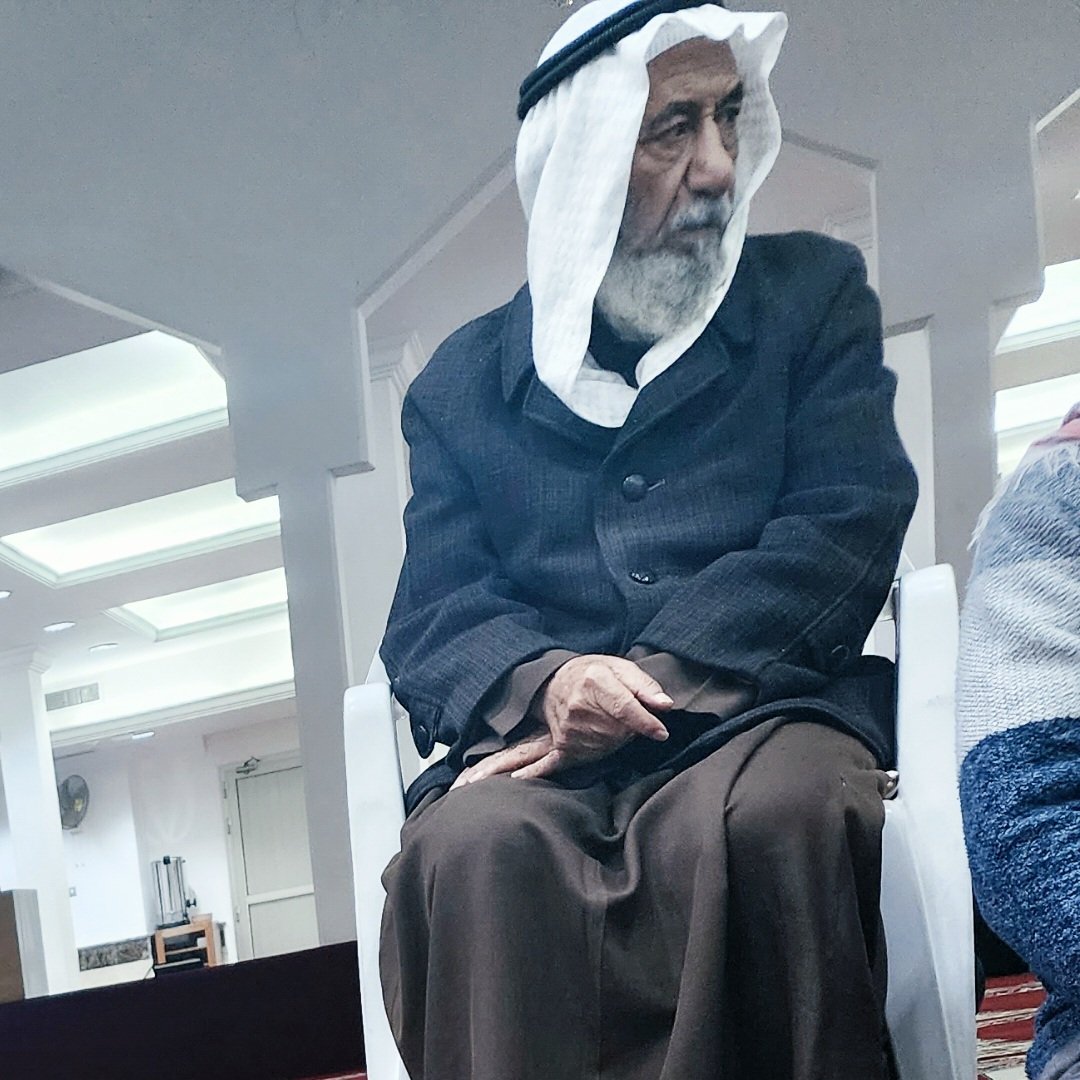 b0fhad's tweet photo. أربعون عاماً وصوته يصدح بـ "حي على الصلاة" 

وليس له ذرية فكون له بدعائكم 🤲

انتقل إلى رحمة الله مؤذن مسجدي
 (أبو عبدالله)  محسن جاسم شريف

مؤذن مسجد رفاعة بن المنذر #عاجل_الآن

الدفن  بعد صلاة العصر 
اليوم الاثنين في مقبرة صبحان

إنا لله وإنا إليه راجعون
بعد مسيرة طويلة في رفع النداء، ومضى إلى ربه وليس له ذرية ترجى كان عقيما
رحمه الله وأسكنه الفردوس الأعلى، ولا تنسوه من صالح دعواتكم بأن يثبته الله ويخلف عليه بدار خير من داره.
دعواتكم له