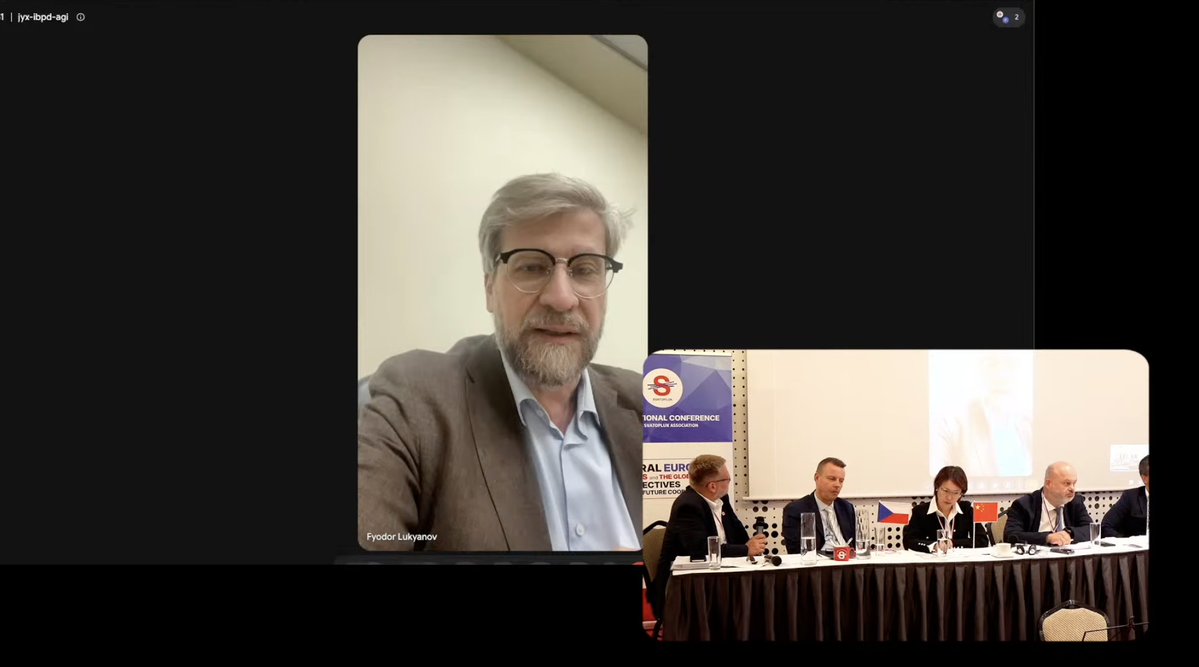 lukasvalasek's tweet photo. ❗️Před 14 dny sankcionovaný Fjodor Lukjanov debatoval v jednom panelu s místopředsedou výboru pro obranu Jindřichem Rajchlem (za SPD), poradcem SPD pro bezpečnost Martinem Pecinou či pořadatelem konference pro armádu Petrem Markvartem. Za pomoc Ukrajině Lukjanov západu vyhrožoval jadernými zbraněmi.
❗️Nyní Lukjanov udělal další rozhovor s Vladimirem Putinem, ve kterém tentokrát západu vyhrožoval jadernými zbraněmi ruský diktátor.
❗️Česká policie předchozí pražskou konferenci pořádanou spolkem Svatopluk řešit nebude. "Není důvod," řekl mi mluvčí policejního prezidia Ondřej Moravčík. "Ve věci nebylo dáno podezření ze spáchání trestného činu," dodal.