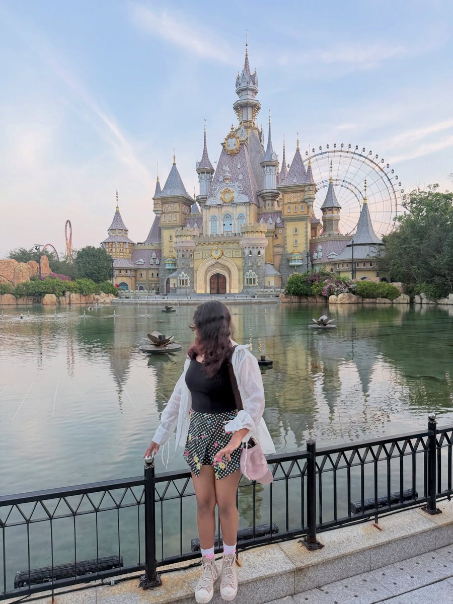 Esinti571's tweet photo. bibbidi bobbidi do! https://t.co/TvqGBeRrE0