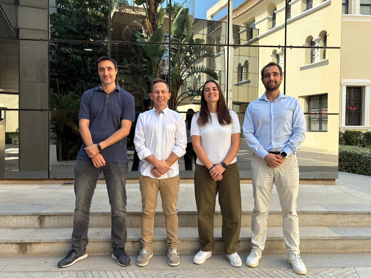 FValenciaport's tweet photo. 🎉 ¡Buenísimas noticias! 🎉

Hoy felicitamos a nuestros compañeros Rafa Company, José Miguel Higón, Ángel Laguna y Marina Gabarda por la publicación de su artículo "Towards Enhanced Valenciaport Security: Integration of Advanced Unmanned Vehicle Systems with 5G SA" en la revista internacional Drones and Autonomous Vehicles. 💡🔝

En este trabajo, el equipo presenta el desarrollo y las pruebas en campo de un Vehículo de Superficie No Tripulado (#USV) habilitado con tecnología 5G SA, diseñado para mejorar la resiliencia operativa y la seguridad frente a riesgos subacuáticos en el Puerto de Valencia. 🔌🌊⚓

Accede al artículo completo 👉 https://t.co/qfsqXsyhv1

¡Enhorabuena por este gran reconocimiento! 🙌 💡

#InnovacionPortuaria #Drones #5G #SeguridadPortuaria #SmartPorts #FundacionValenciaport #Valenciaport #Investigacion