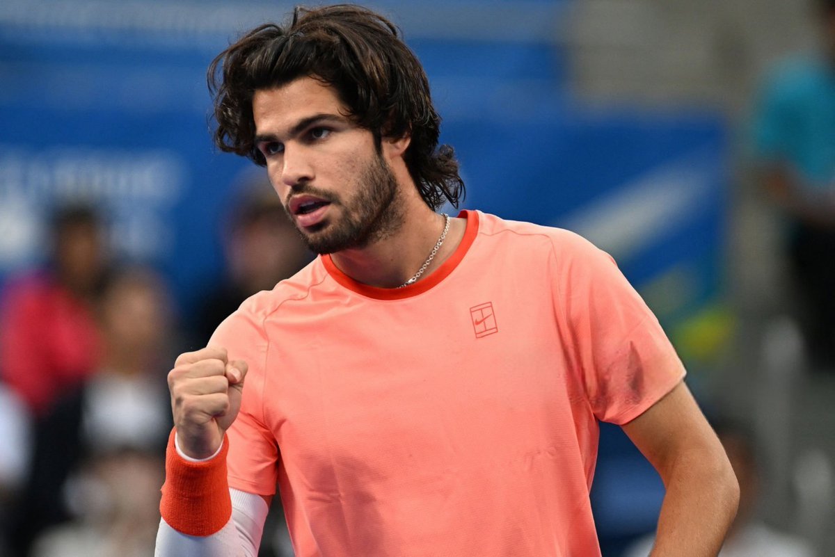 carlosalcarazbr's tweet photo. CARLOS ALCARAZ ESTA NA FINAL DO ATP 500 DE TOKYO!! 

Supera na semi Jaume Munar por 5/7 x 6/3 x 6/1. 

Adversário a definir entre Jiri Lehecka e Valentin Vacherot.  

#KinoshitaJOTennis https://t.co/A6TEUSxq4a