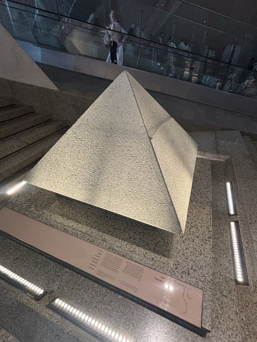 Tom0vs5's tweet photo. @AncientHistorry Here’s another one I saw while visiting the grand Egyptian museum https://t.co/sl9lqGCZtP