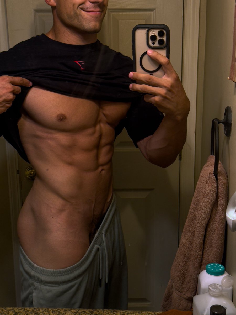 j592650's tweet photo. Wake up #nsfwtwt #abs https://t.co/Dq2UHxVNxt