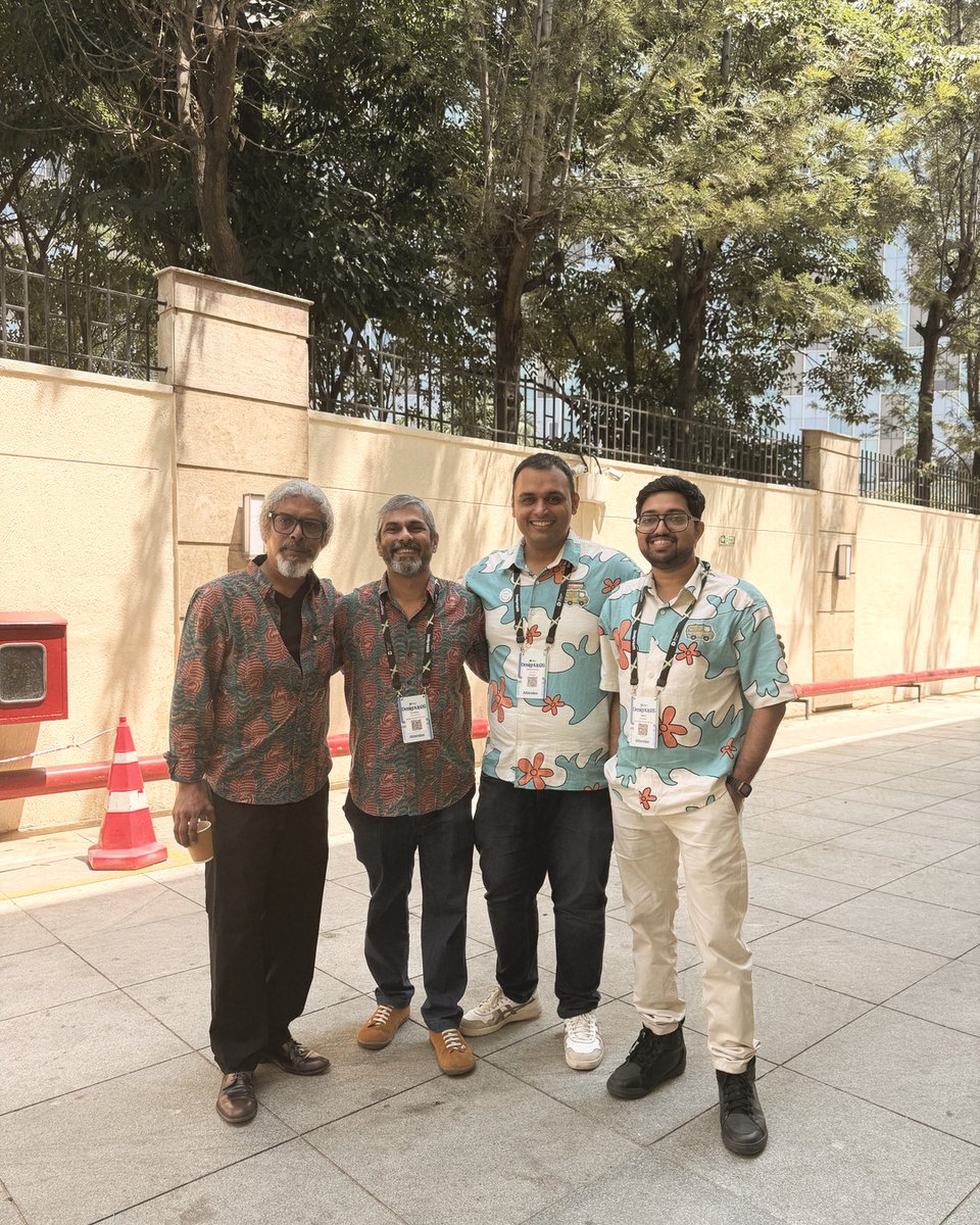 whizabz's tweet photo. 10 years of @DesignUpConf = 3 days of inspiring ideas, curious conversations, and shirt twins. 😉

The talks give you ideas 💡and the hallways give you people 🫶

It has turned into a yearly reunion of sorts, and I'm not complaining – met old friends, made some new ones, and had a lot of fun. 🥳

Thank you to the team behind it. 👏

#DUp26 #DesignUp #DesignUp2026

Accessibility nerd alert: every photo here has alt text. 🤓