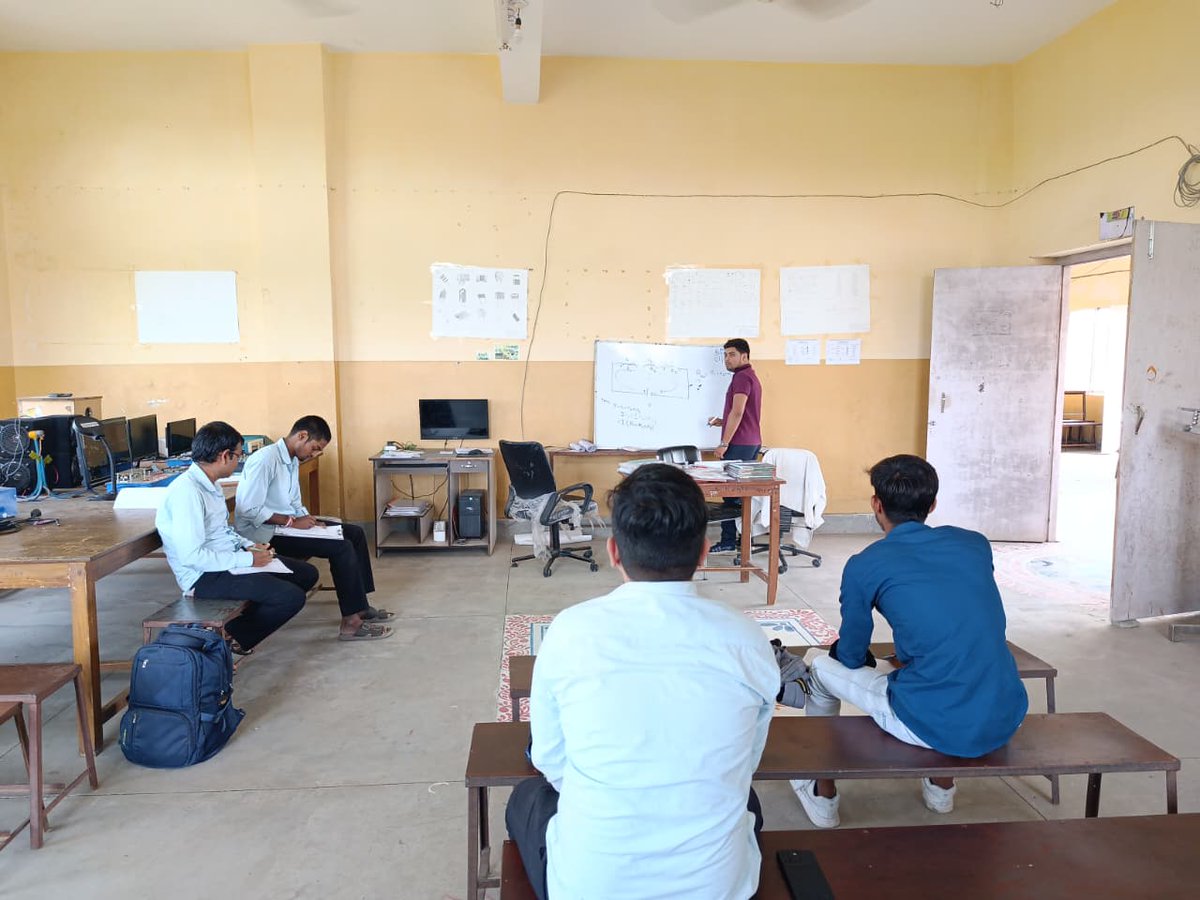 bhatar_iti's tweet photo. 📚 DAILY CLASS | দৈনিক ক্লাস
জ্ঞান অর্জন থেকে দক্ষতা গড়ে তোলার পথে প্রতিদিন এক নতুন অধ্যায়। আজকের ক্লাসে শিক্ষার্থীরা Theory, Practical ও Hands-on Training-এর মাধ্যমে নিজেদের কারিগরি জ্ঞান ও বাস্তব দক্ষতাকে আরও উন্নত করছে। https://t.co/U1DNcJ8dTG