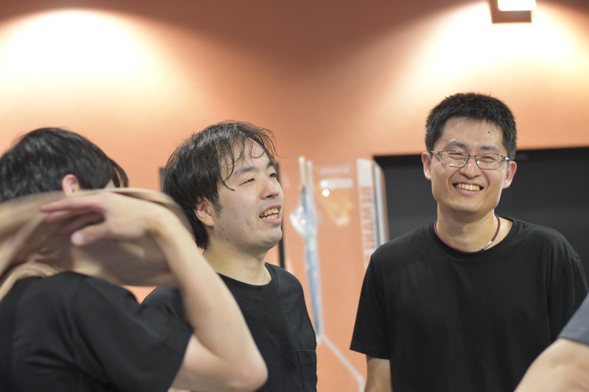 sia_pi's tweet photo. パネルの上で見せる真剣な表情と会話してる時の笑顔のギャップが良い

#BPLS6 #TeamROUND1 https://t.co/nCZ80zjl9H