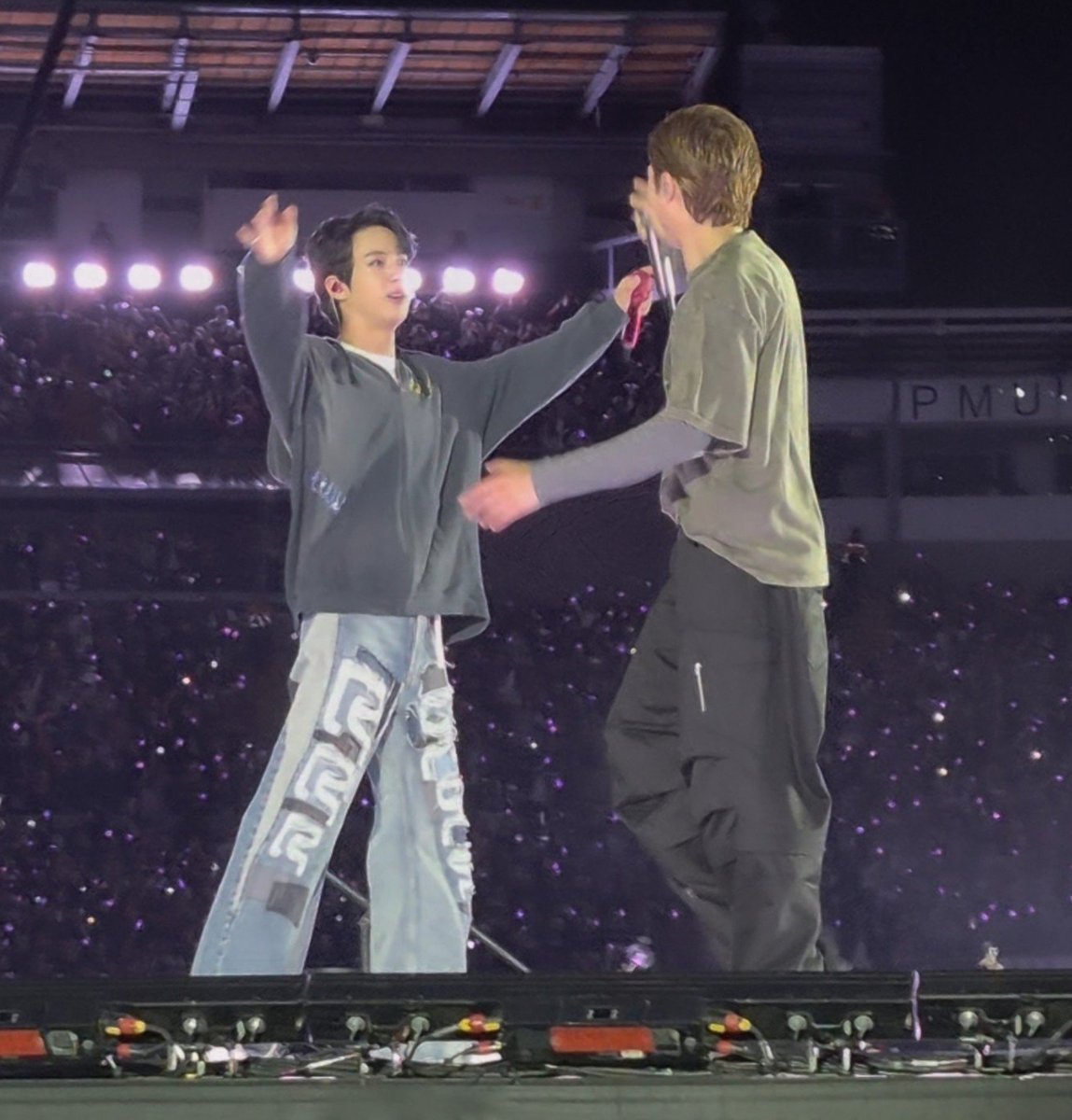 _namjinbaby__'s tweet photo. My NamJin heart 🥹💕 #namjinforever https://t.co/HM1VJnp2E0