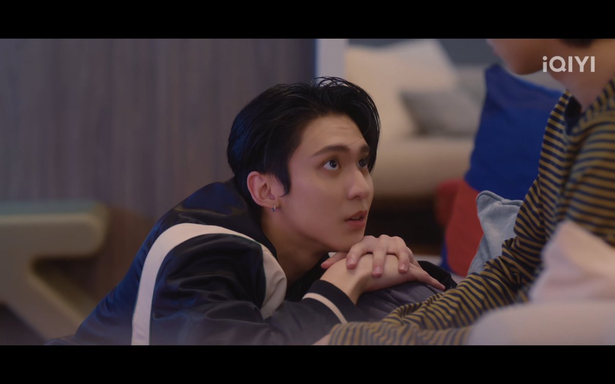 yoursef_withyou's tweet photo. My replay button is fighting for its life right now. How am I supposed to survive a whole seven days until the next episode after that?! 😩 #MrFanboyEP6 https://t.co/o7lp1BOTf4