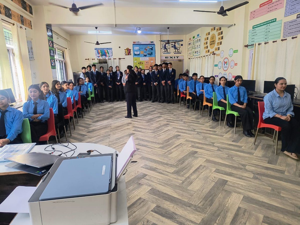 avn_dav83518's tweet photo. DAV Ambuja Vidya Niketan Darlaghat β Empowering Students with Knowledge and Skills for Tomorrow
#adanifoundationschools. #davambujavidyaniketanschool#APlaceToLearnASpaceToGrow#DAVAmbujaVidyalaya #Darlaghat#IndustrialVisit #EducationalVisit #LearningBeyondClassroom https://t.co/Ptdjf2nUoE