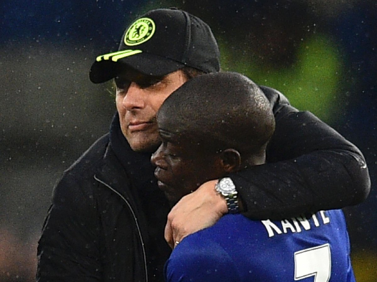 TheBlueDodger's tweet photo. 🚨🔵 Antonio Conte on Chelsea title win and signings made:

"That was a Premier League title we won as underdogs."

"We hadn’t made any big signings. We signed David Luiz, Marcos) Alonso and N’Golo Kante — the club asked me 10 times if I was sure about him. He wasn’t the typical Chelsea player: tall and handsome. He was the sort of bloke who, when you saw him, was just… well, when I first saw him, I had a few doubts myself about his physicality (laughs), but I was so convinced he was a top player."

(@TheAthleticFC) #CFC