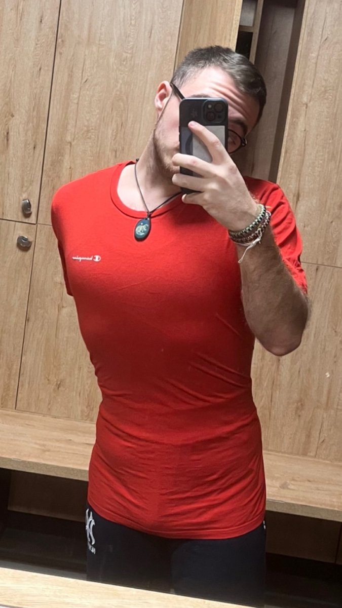 MatteoGozzelino's tweet photo. tiny little waist (of time!!) https://t.co/NiPvxQ6WYl