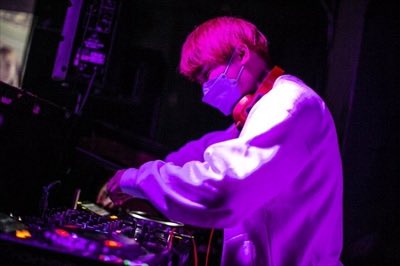 Silverstar0705's tweet photo. 【✨開催告知✨】
#だいたいわかる アニソンをDJがかけるイベント vol.58
11月6日(金)19時
⚡️秋葉原雷神⚡️
ゲストDJ
千尋 @dj_chihiro 
サンゴウ @dkppa 
ぽっぽ @poppokemon97

大音量で『わかる』アニソンを。
初アニクラ大歓迎❗️

お得な参加表明は当ポストのリプURLより
↓↓ https://t.co/D1T3pkQJEH