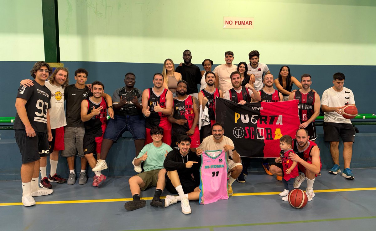 CDJPuertaOscura's tweet photo. ¡¡ Máxima expectación en el doble debut Local del pasado Sábado en Paterna de El Palo !!

Dos equipos diferentes, misma química especial y ganas inigualables...

Pronta recuperación para Juan, compañero del CB Equilibrio❤️‍🩹
Toda la fuerza y ánimo para su familia en estos momentos https://t.co/VqdVkdt0MP