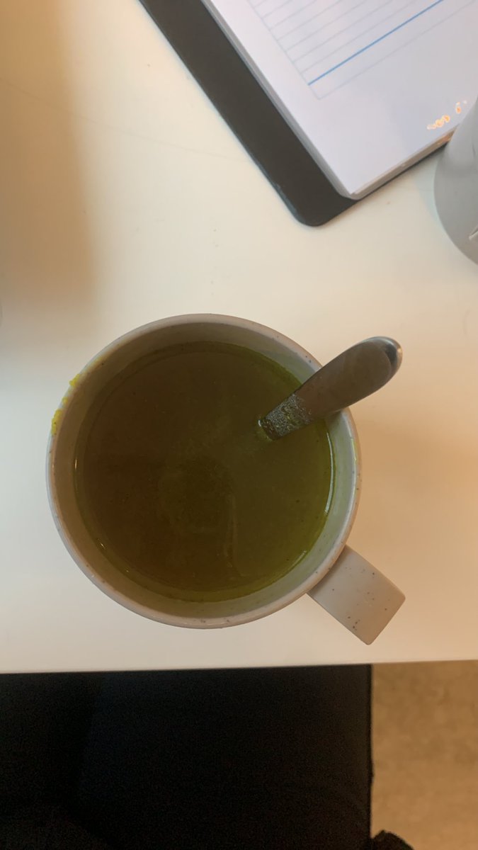 Littlemoon4909's tweet photo. My lunch at work!
Chicken broth is like my favourite so far❤️ https://t.co/sdkGEiGw43