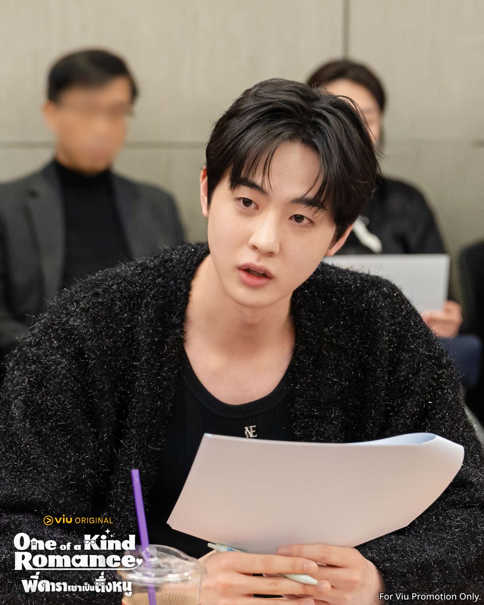Viu_TH's tweet photo. 📖 เปิดภาพ เบื้องหลังวันอ่านบทของเหล่านักแสดง ซีรีส์ใหม่ #OneOfAKindRomance #พี่ดาราเขาเป็นติ่งหนู

💕 ซีรีส์รอมคอม รีเมคจากเว็บตูนชื่อดัง 
พบกับ  #จอย #RedVelvet , #คิมฮยอนจิน , #คังนาออน , #ชินฮยอนซู 

⏰ เริ่มตอนแรกพฤศจิกายนนี้ #ดูได้ที่Viu  

#Viuอ่านว่าวิว #ซีรีส์เกาหลีที่Viu #ViuดูฟรีบนTV #ViuOriginal
