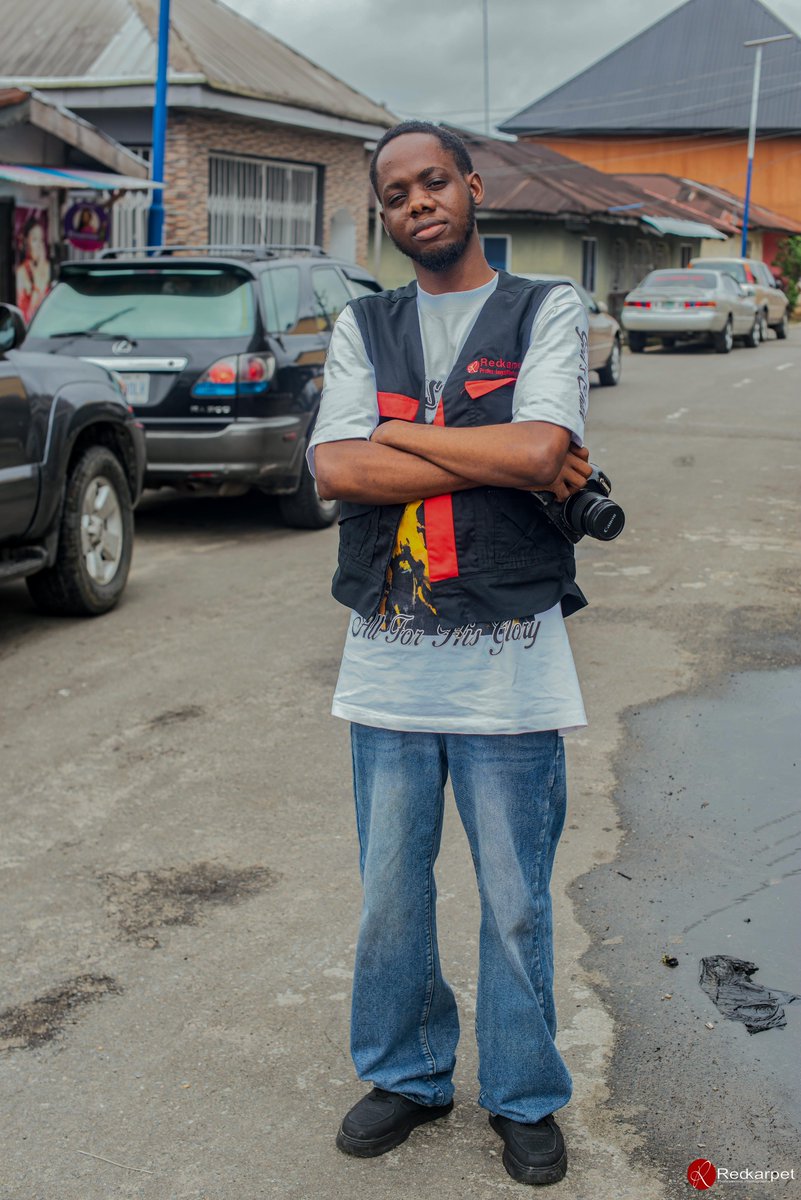 paultubona8's tweet photo. My profession I'm a photographer I base in port Harcourt. My field event coverage, birthday celebration, wedding, burial, studio pictures, I also do all kinds of frame https://t.co/rJosk5ErKh