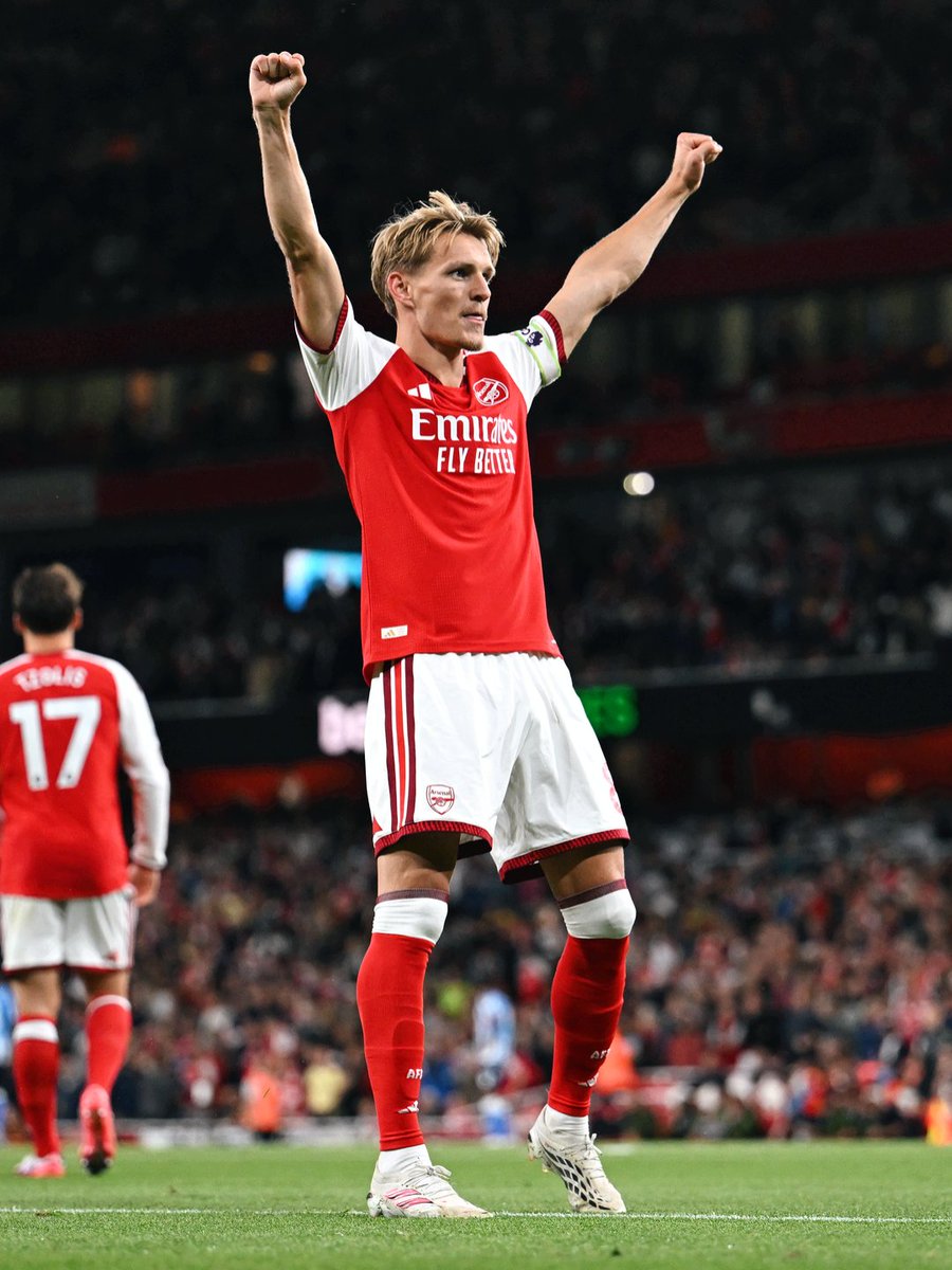 Arsenal's tweet photo. The Premier League is back this week ❤️‍🔥 https://t.co/wOD67S7Dk5