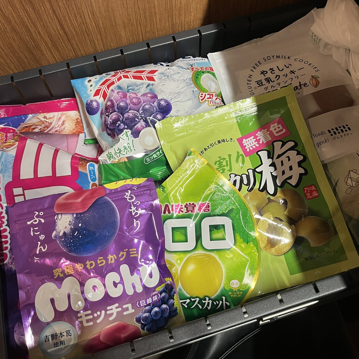 lunaaa_s2_'s tweet photo. 食べづわりの私の職場の引き出しこれ𛰙᭜𖫴𖫰𖫱𖫳𖫲𖫲𖫳𖫴𖫰𖫱꛰ ᭜𖫴𖫰𖫱𖫳𖫲𖫲𖫳𖫴𖫰𖫱꛰ಣ https://t.co/Osx5aueBLS