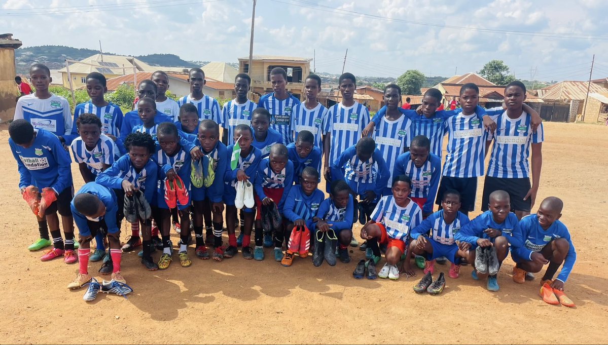 KitAid's tweet photo. 🇳🇬⚽ Amazing to see this fantastic mix of kit arrive in Lagos, Nigeria! 🌍❤️

A huge thank you Rochester United FC, Folkestone Dynamo and Loose Lions for donating the boots and helping put smiles on faces! 👟🙌

The Team Fico players have absolutely loved receiving the kit ⚽ https://t.co/095HNpGssL