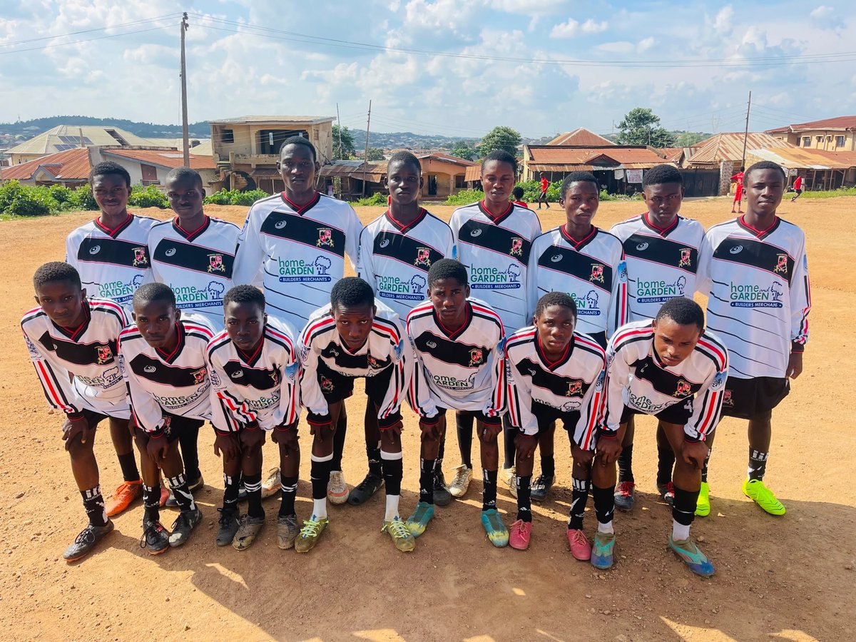 KitAid's tweet photo. 🇳🇬⚽ Amazing to see this fantastic mix of kit arrive in Lagos, Nigeria! 🌍❤️

A huge thank you Rochester United FC, Folkestone Dynamo and Loose Lions for donating the boots and helping put smiles on faces! 👟🙌

The Team Fico players have absolutely loved receiving the kit ⚽ https://t.co/095HNpGssL