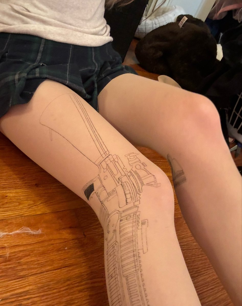 5ftishdoll's tweet photo. my legs and my skirt and my tights Hi https://t.co/w4WVR4DKEm