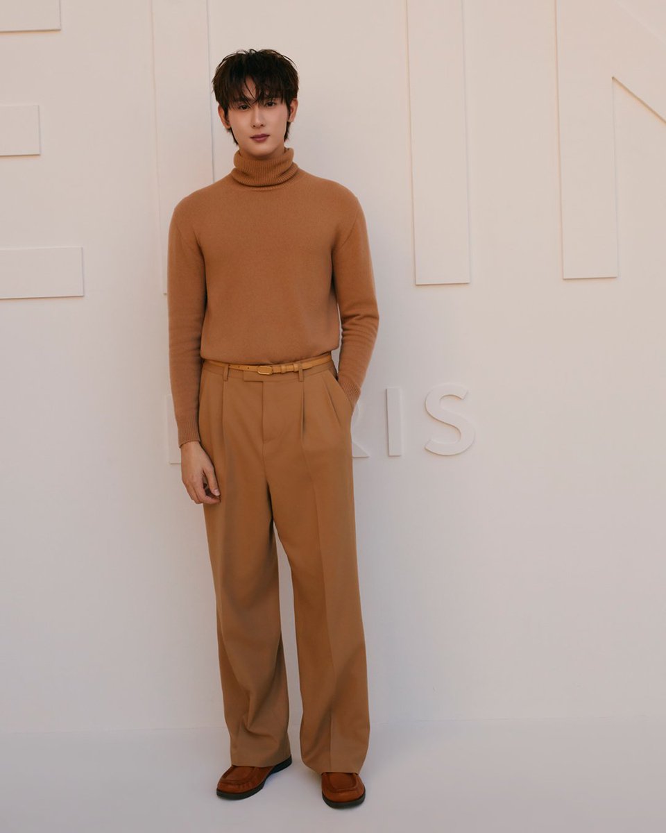 OneilyMusic's tweet photo. Book Kasidet attends the Celine Été 2027 Fashion Show in Paris. https://t.co/VL2XOjrDP7