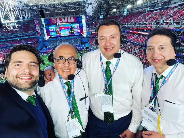 adevaldes's tweet photo. Felicidades Schutzi!!! Lo hiciste muy bien!!! Pusiste en alto el nombre de TUDN!! https://t.co/l7DgN3q5pq