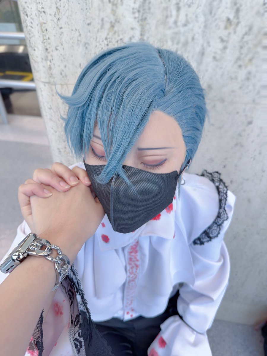 ww_huto's tweet photo. cos / コスプレ / Cosplay

『悪魔と癒しの傍らに8』にて、
✝️のフリルシャツ衣装で【サークル：紅茶パーティー】の売り子をしておりました！

当日交流してくださった皆さま、
そして差し入れをくださった皆さま、本当にありがとうございました☕️✨

とても楽しい一日でした！ https://t.co/i7OjIpUrg4