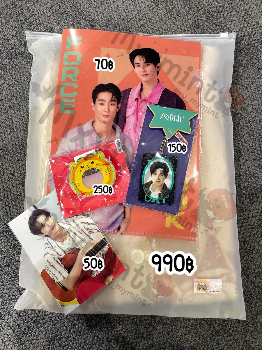 SST_mymint's tweet photo. 🌷wts / ปล่อยทุกชิ้น 

- คาดิแกน ลูกคุณหนู 990฿
- แฟ้มฟอสบุ๊ค 70฿
- คิงแมน 250฿
- สกาย 150฿
- โปส กวิน50฿ 

นัดรับหน้างานประมาณ  13.00 น. 

จัดส่ง Ems + 50 พื้นที่ห่างไกล+20งับ😊

#ตลาดนัดgmmtv 
#GMMTVFANIVAL2026HappyFamily https://t.co/q3opbcRADN