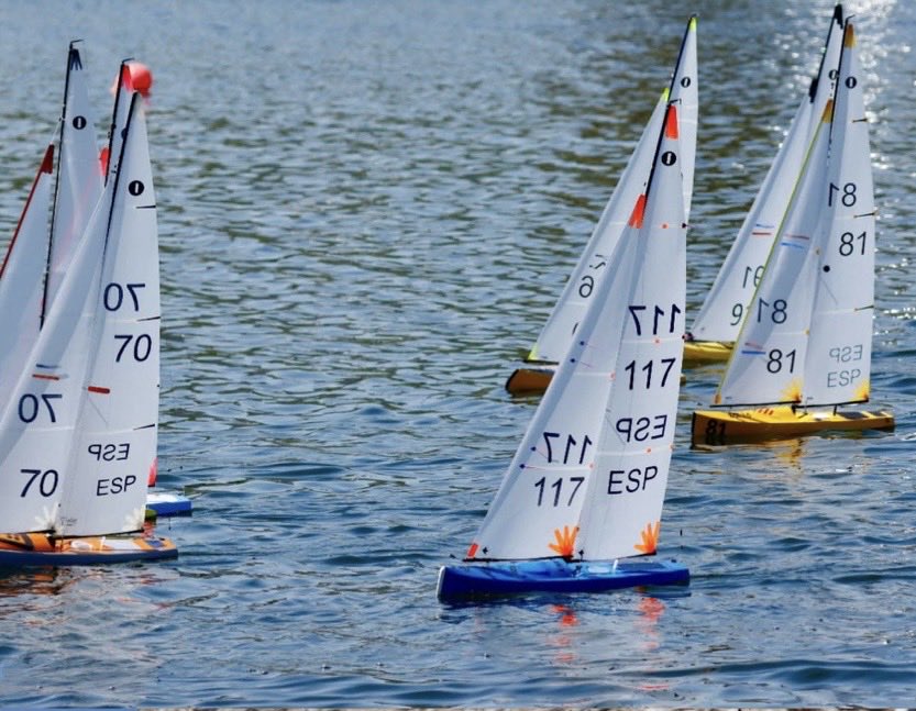 canalolimpiccat's tweet photo. Aquest dissabte, es disputarà la REGATA DE VELA DE RADIOCONTROL-IOMCAT ⛵
•
🌊 L'espai d'aigua estarà PARCIALMENT RESTRINGIT de 12h a 17h
✔️ Us demanem que respecteu la zona destinada a la regata
✔️ La ubicació exata es concretarà el mateix dia en funció de la direcció del vent. https://t.co/HYU8JsW0BV