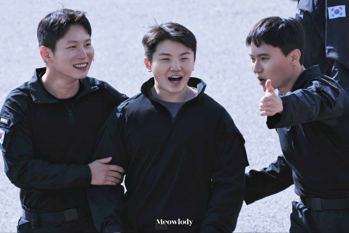Meowlody_17's tweet photo. 261005 계룡지상군

사랑 받는 우리 지후니❤️

#우지 #WOOZI #세븐틴 
#SEVENTEEN #이지훈 #ウジ https://t.co/Nz301411bS