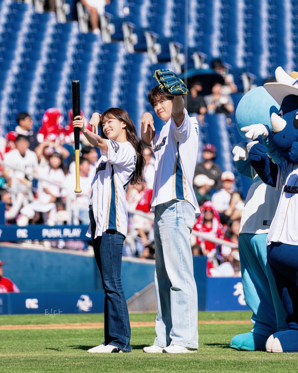 heeyoungiiee's tweet photo. #YourGround leads han hyojoo and gong myung today doing first pitch at changwon nc park⚾️

#HanHyojoo #한효주 https://t.co/jJtKcfF7fw