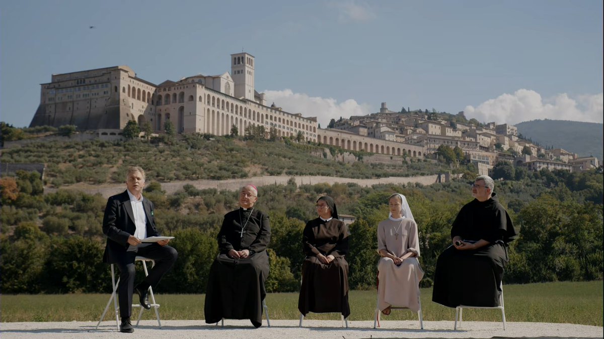 ReligiaTVP's tweet photo. 😇 Święty Franciszek przypomina, że prawdziwe bogactwo tkwi w miłości do ludzi i świata!
Specjalne wydanie #MZaN z Asyżu można już obejrzeć na kanale YouTube @ReligiaTVP. Zapraszamy!
➡️ https://t.co/bYacA1ms8z https://t.co/H7fDZFxiLI